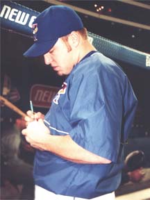 Eric Hinske Signing autographs